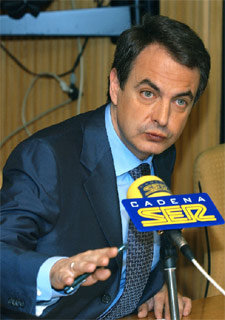 Rodríguez Zapatero, durante la entrevista en el programa  Hoy por Hoy , de la Cadena SER.