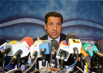 Eduardo Zaplana, en la rueda de prensa ofrecida hoy en Alicante.