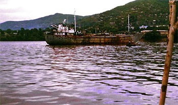 El buque 'Hollgan Star', después de ser interceptado.