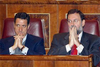 Eduardo Zaplana y Mariano Rajoy, en el Congreso de los Diputados.