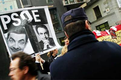 Detractores de Zapatero se mofan de él comparándolo con 'Mr Bean'.
