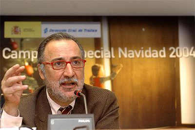 El director general de Tráfico, Pere Navarro, presenta la campaña  Tu eres el mejor regalo para los que te esperan .