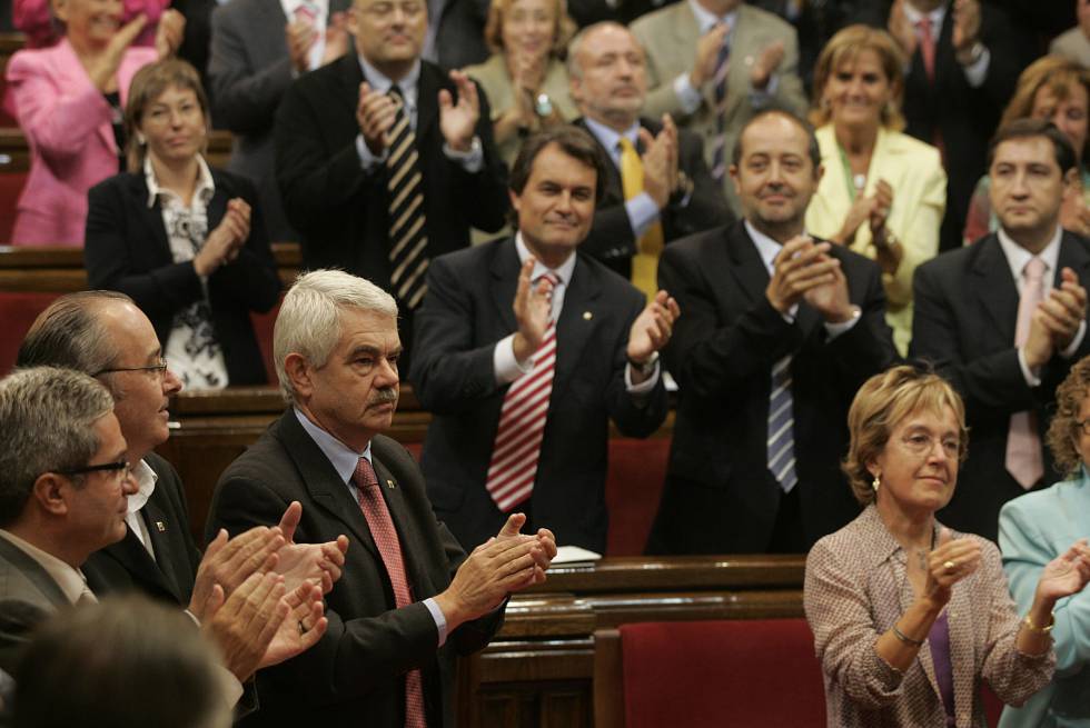 El Parlamento de Cataluña aprueba el proyecto de Estatuto el 30 de septiembre de 2005.