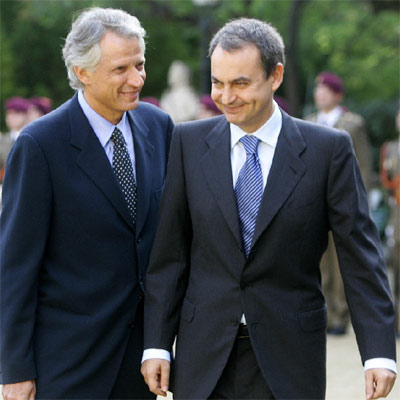 Dominique de Villepin (izqda.) y José Luis Rodríguez Zapatero, durante su encuentro en Barcelona.