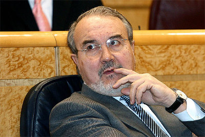 El ministro de Economía, Pedro Solbes, esta tarde durante el debate en el Senado del proyecto de Ley de Presupuestos.