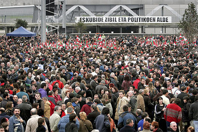 Vista de la concentración en el Bilbao Exhibition Centre bajo el lema  A favor de los derechos civiles y políticos .