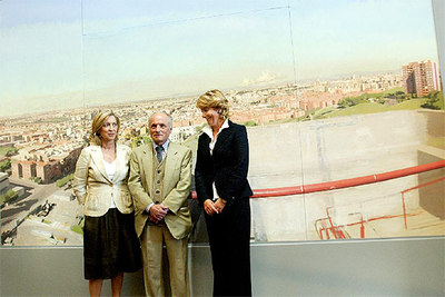 Esperanza Aguirre, Antonio López y Concepción Dancausa, durante la presentación del cuadro  Madrid desde Vallecas .