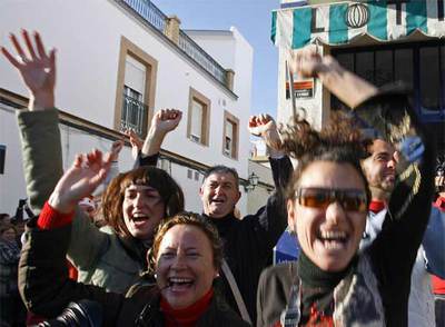 Alegría de los vecinos de Santiponce (Sevilla)