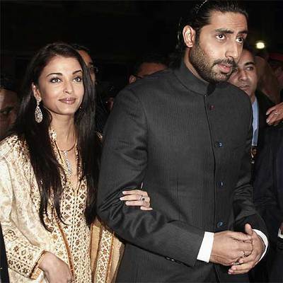 Aishwarya Rai Y Abhishek Bachchan, a su llegada al estreno de su película  Guru  en Toronto.