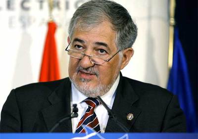 El fiscal general del Estado, Cándido Conde-Pumpido, ha dicho, durante su intervención en un desayuno informativo, que la reunión de Ibarretxe y Otegi no constituye un delito.