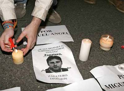 Los manifestantes han recordado  a Miguel Ángel Blanco y han pedido la dimisión de Zapatero.