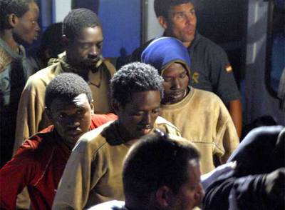 Llegan cuatro pateras a Canarias en 12 horas