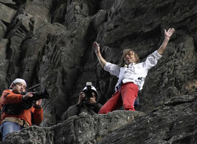 El 'Spiderman francés' desafía el veto chino