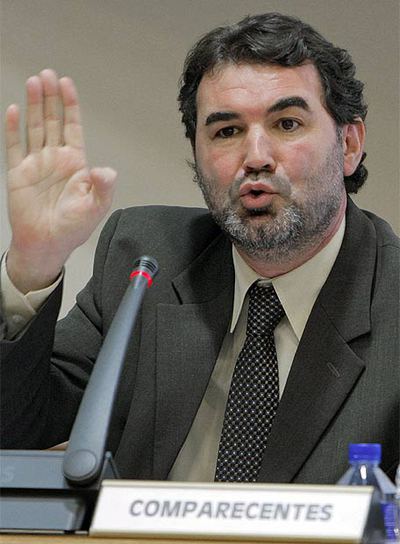 El vicepresidente de la Xunta, Anxo Quintana, durante su comparecencia en la comisión del Parlamento de Galicia para investigar la Cidade da Cultura, hoy en Santiago.