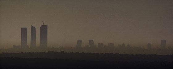 Imagen del  sky line  de Madrid tomada hoy.