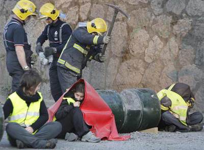 Dos heridos y 24 detenidos en la huelga convocada por Batasuna en el País Vasco
