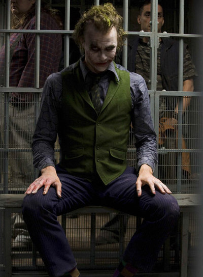 Ha dejado sin estrenar la última entrega de las aventuras de Batman,  The dark night , en la que mostraba su lado más oscuro. Se encargaba de dar vida al Joker, el papel que interpretó Jack Nicholson en  Batman  de Tim Burton, aunque en un registro muy distinto.