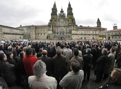 Cinco minutos de silencio por Isaías Carrasco