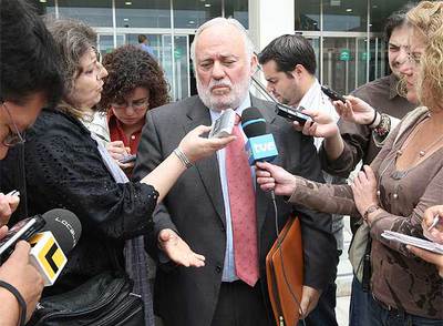 El ex consejero de Asuntos Sociales de la Junta, tras declarar como testigo en el  caso FARA .