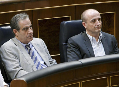 Corbacho también se quita la corbata