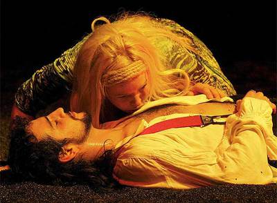 Fran Perea y Lluvia Rojo durante un ensayo de  Don Juan, el burlador de Sevilla .