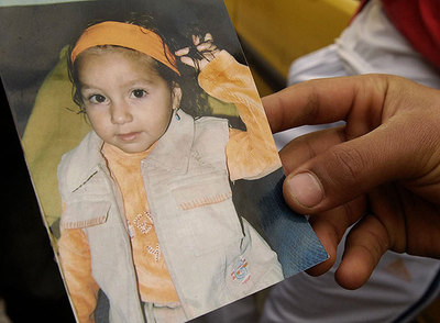 Fotografía familiar de Mari Luz Cortés distribuida cuando desapareció y que fue utilizada durante los 54 días que duró la búsqueda de la pequeña.