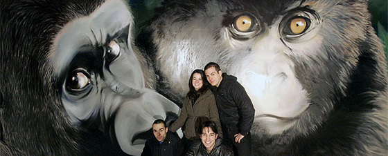 Los miembros del grupo  Los Majaras  posan junto a su creación  La jungla de Madrid .