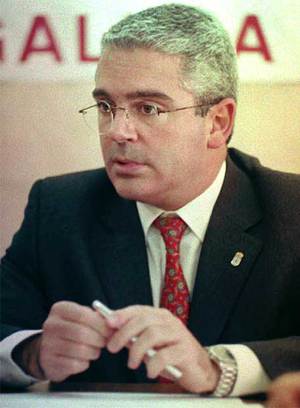 Pablo Crespo, fotografiado en 1997 en la sede del PP de Vilagarcía (Pontevedra).
