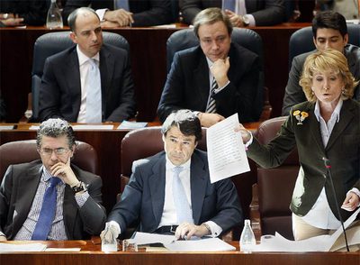 Los dos diputados 'espiados' no asisten al pleno que exculpa a la Comunidad de Madrid