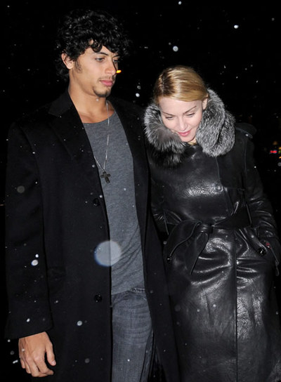 Las aventuras de Madonna, sus peores enemigas al adoptar