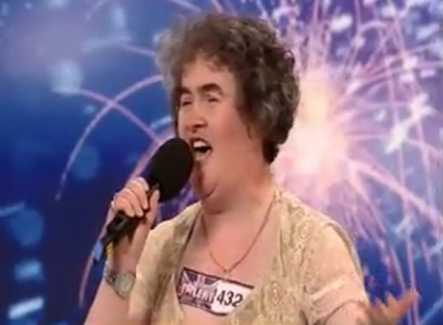 La talentosa 'friki' que hace llorar a Demi Moore