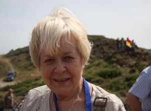 Un tren conmemorativo del exilio ha viajado desde Barcelona a la frontera francesa con 300 personas. Montserrat Julio Nonell (Barcelona, 1929) estaba a punto de cumplir los 10 cuando cruzó la frontera con sus padres. ). 