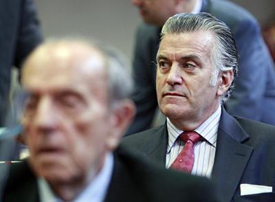 El presidente de honor del PP, Manuel Fraga, ha asegurado que si el Tribunal Supremo imputa a Bárcenas 