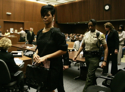 Rihanna durante el juicio celebrado contra Chris Brown el 22 de junio de 2009.