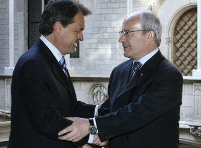 Mas y Montilla escenifican su acuerdo sobre Educación