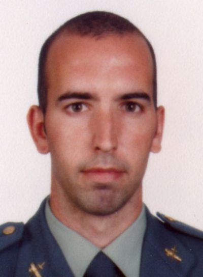 Un recién incorporado a su destino y un agente en prácticas