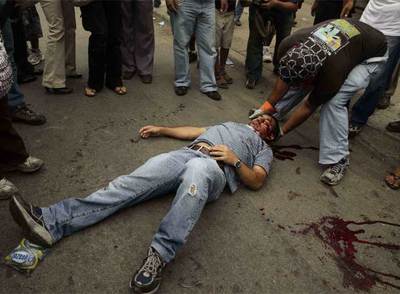 Veintiséis heridos durante una manifestación a favor de Zelaya