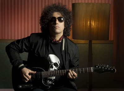 Calamaro no se libra de ser investigado por fumar marihuana