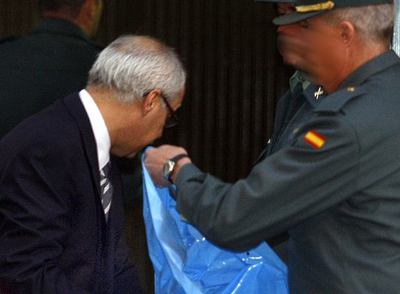 FOTOGALERIA: El ex diputado del PSC, Luis García, a la entrada de la Audiencia Nacional