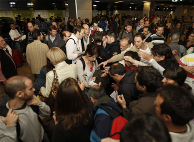 El avión de Air Comet que regresó a Madrid no acaba de salir