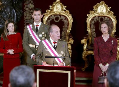 El Rey lee el discurso de la Pascua Militar, acompañado por la Reina Sofía, el Príncipe Felipe y la Princesa doña Letizia