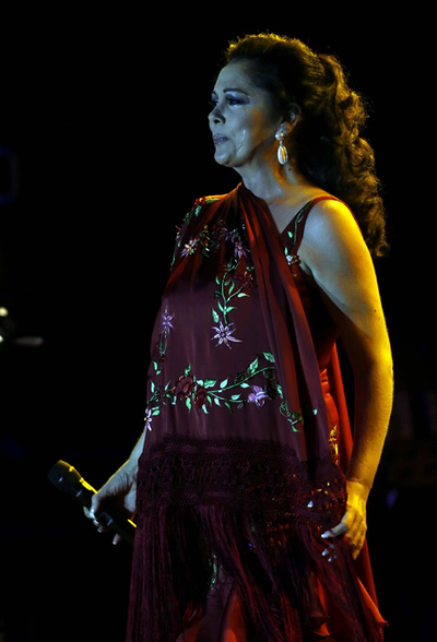 Isabel Pantoja, durante un concierto en  Madrid en 2007.