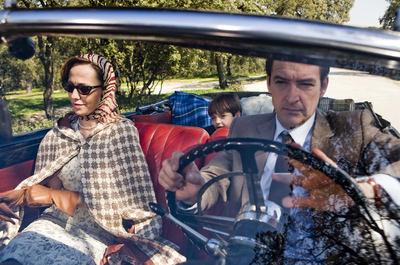 Escena de  Alta traición , en la que participan Ana Otero, Ginés García Millán y Jordi Cadellans