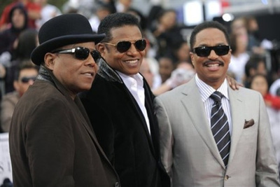 Tito, Randy y Marlon Jackson, tres de los hermanos de Michael Jackson, en una imagen de octubre de 2009