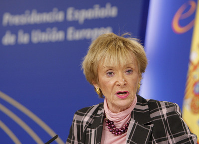 La vicepresidenta primera del Gobierno, María Teresa Fernández de la Vega, tras el Consejo de Ministros.