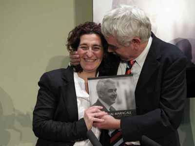 El ex presidente, con la fotógrafa Pepa Álvarez, autora del libro