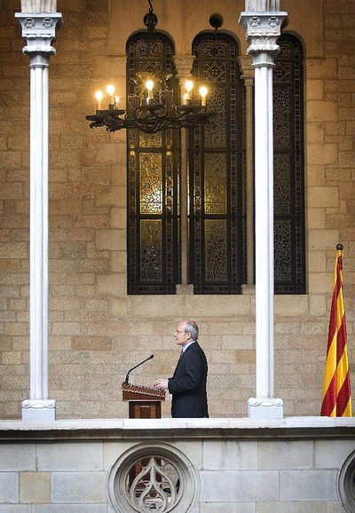 El presidente de la Generalitat, José Montilla, durante la lectura de la declaración en la Palau de la Generalitat.