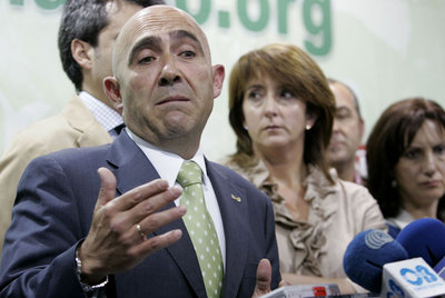 El alcalde de San Fernando, Manuel María de Bernardo, anuncia la ruptura del pacto de gobierno.