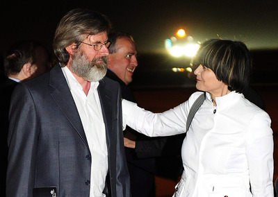 La disputa entre Suiza y Libia ha concluido con el regreso de Goldi (en la imagen, recibido por la ministra de Exteriores de su páis)