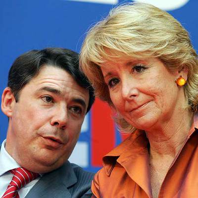 Esperanza Aguirre, con su  número dos,  Ignacio González.